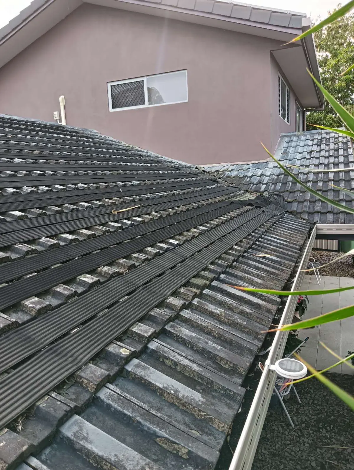 Roof drainage access assessment around rooftop equipment